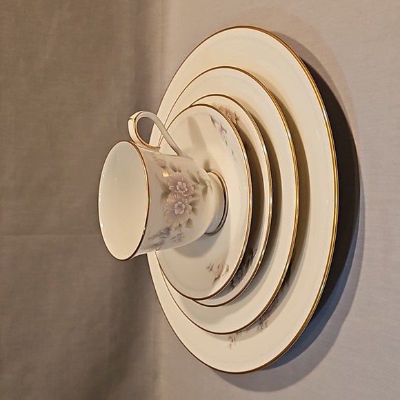 NEW Noritake Ivanhoe 7264 Five Piece Place Setting Ivory China - Picture 15 of 16